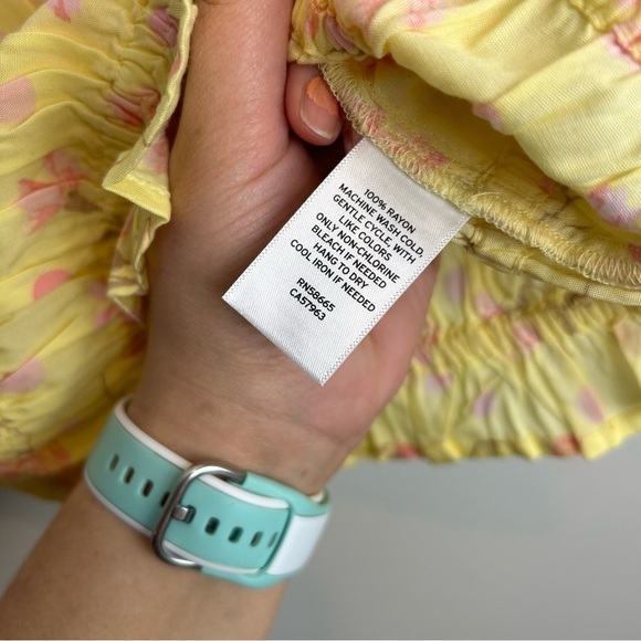 NWT women’s yellow floral crop top size small - Picture 4 of 5